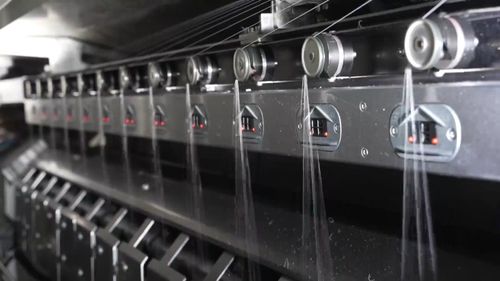 錨定現(xiàn)代化 改革再深化 浙江制造向 新 力 三 傳統(tǒng)紡織不傳統(tǒng) 經(jīng)緯間 織出 新未來(lái)